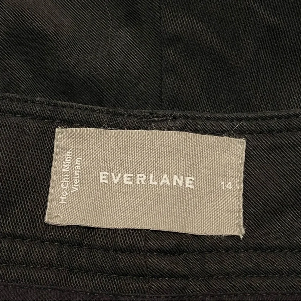 Everlane The Draper Pleated High Rise Short In Buttersmooth - Picture 4 of 7